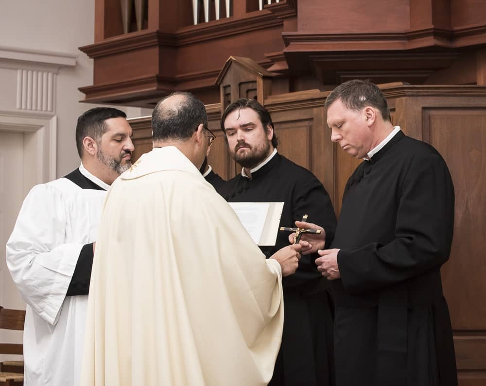steve_receiving_mission_cross_from_fr-_eric_andrews_at_final_profession_sept-_2016